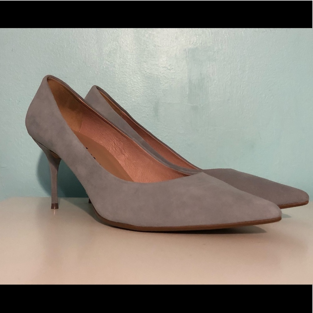 Women’s Size 11 Suede Blue Heels.